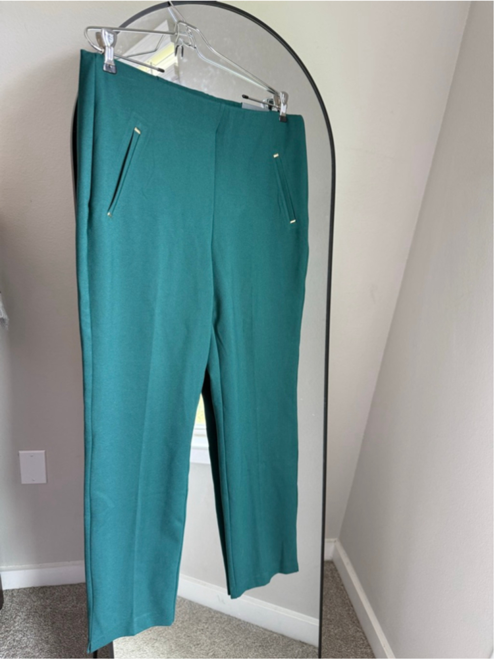 Chico’s Juliet Trim so slimming Pants NWT size 2 (12/L)